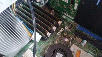 PC sestava Dell workstation Xeon, monitor - 5