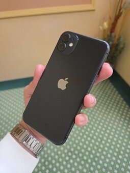 REZERVACE - Apple iPhone 11 64GB Black - baterie 97% - 5
