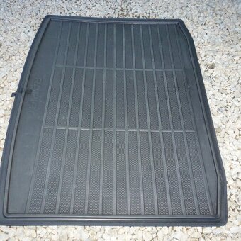 Skoda Rapid koberec kufru+vana - 5