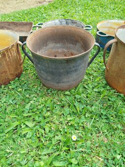 Staré litinové hrnce a pekáče - 5