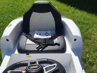 Elektrické auto Audi R8 Spyder - pro děti od 2let - 5
