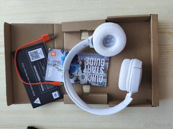 Prodám nová bílá sluchátka JBL TUNE 520 BT - 5