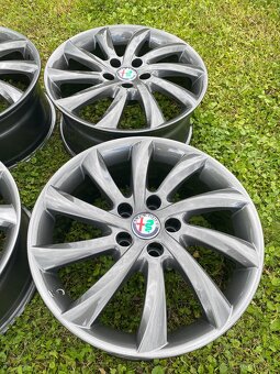 ALU KOLA ALFA ROMEO GIULIETTA 5X110 R17 - 5