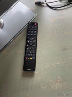Malá televize JVC na nožičce - 5