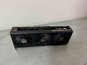 RTX 4080 SUPER PROART A RTX 4070 SUPER PROART - 5