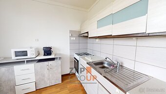 Prodej prosvětleného bytu 3+1 o rozloze 82 m2 s dvěma lodžie - 5