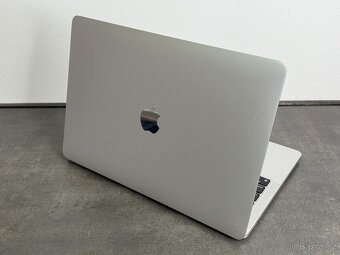 MacBook Pro 13'' 2020 / M1 / 16GB / 256GB SSD / Silver - 5