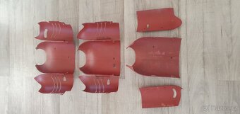 Jawa 50 pionýr 550, 555 prsíčka, dvířka, podsedláky, víčko - 5