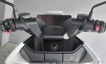 BMW CE 04 - 5