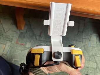 Rotor Riot ovládač na iPhone limitovana edice SHELL - 5