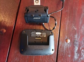 prodam navigaci TOMTOM - 5