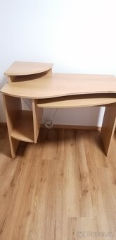 Pracovní stůl na pc - 5