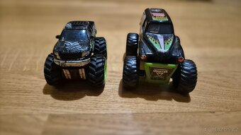 2 autíčka monster truck - 5