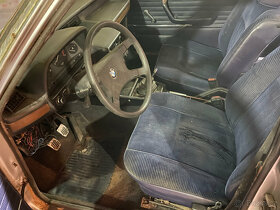 Bmw 5 E12. 525 nahradni dily s celeho vozu - 5