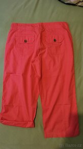 Dvoje 3/4 letní kalhoty, vel. 42 - 5