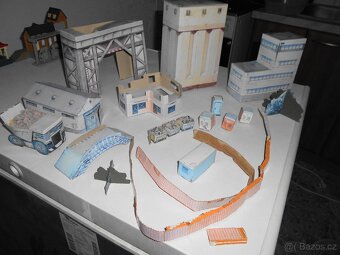 VLÁČKY ho - STAVBY, 5 KOLEJÍ - 5