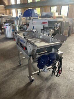 VIBRAČNÍ STŮL S TŘÍDÍCÍMI LIŠTAMI- AMOS INDUSTRIE - 5