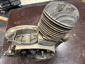 Predám MOTOR JAWA 250/353 na - 5