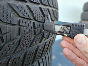 pneu zimní 235/55 R20 - 5