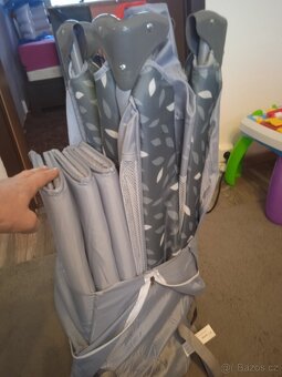 Skládací cestovní postýlka momi - 5