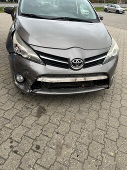 Toyota Verso - 5