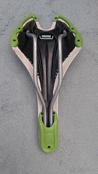 Universální sedlo Fizik Pavé CX - 5