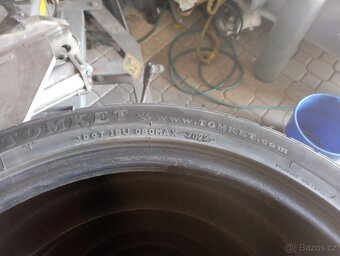 Zimní pneumatiky 235/40/19 - 5