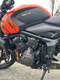TRIUMPH TRIDENT 660 - 5