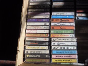 Kazety s dechovkou cca 80-90 kusů - 5