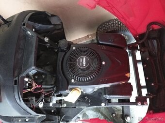 Zahradní traktůrek HECHT - 5