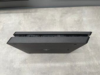 PS4 Slim v krásném stavu, 1TB disk, hry (PlayStation 4) - 5