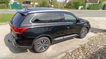 MITSUBISHI OUTLANDER 2,0 MIVEC 4WD CVT - 5