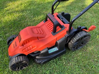 Prodám sekačku Black and Decker 1400W 34cm - 5