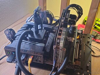 ASUS ROG CROSSHAIR X870E APEX - 5