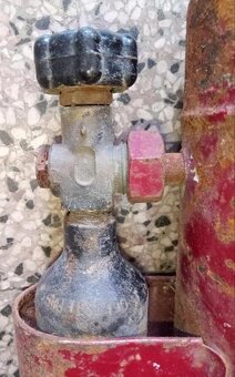 Starý hasicí přístroj THZ Práškový - 5