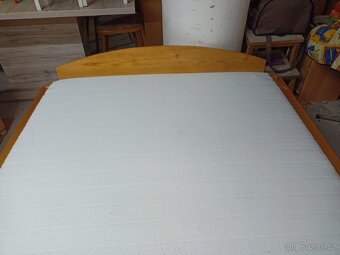 Prodám hezké letiště z masivu 140 x 200 cm - 5