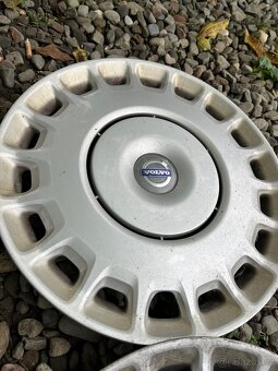 Poklice original volvo r15 - 5