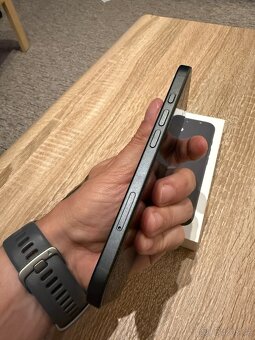 Apple iPhone 16 - 5