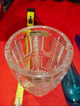 Vázy 30 ks - skleněné, porcelánové a mosazné - 5