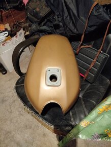 Kawasaki nádrž - 5