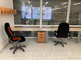 Kancelářský jednací stůl - 5