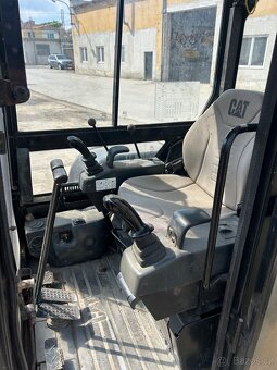Caterpillar 2,8 tun 302,5 - 5