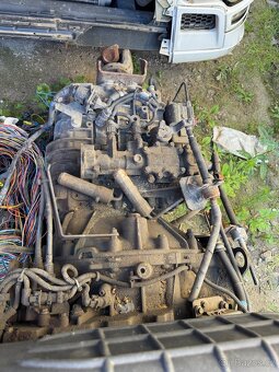 Prodaml motor a převodovka Renault - 5