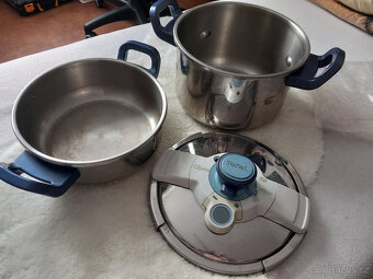 Dva tlakové hrnce TEFAL (4,5L a 8L) Clipso Control set - 5
