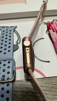 Apple Watch SE - 40 mm Rose Gold - 5