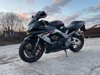 Honda CBR 929RR Fireblade - 5