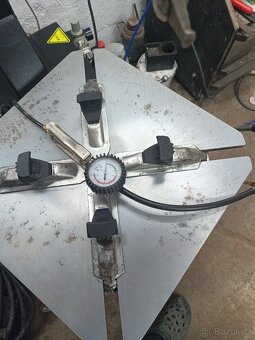 Poloautomat. zouvačka s pomocným ramenem - 5