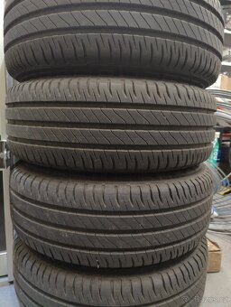 Podám 4ks 215/65R16C, obuté Michelin Agilis 3 - 5