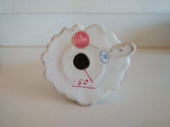 soška dívka s košíkem - 5