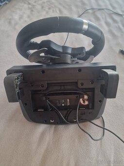 Logitech G920 s pedály + řadící pákou a stojanem - 5